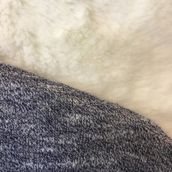 Lou & Grey Gray V-Neck Short Sleeve Top - Picture 8 of 9